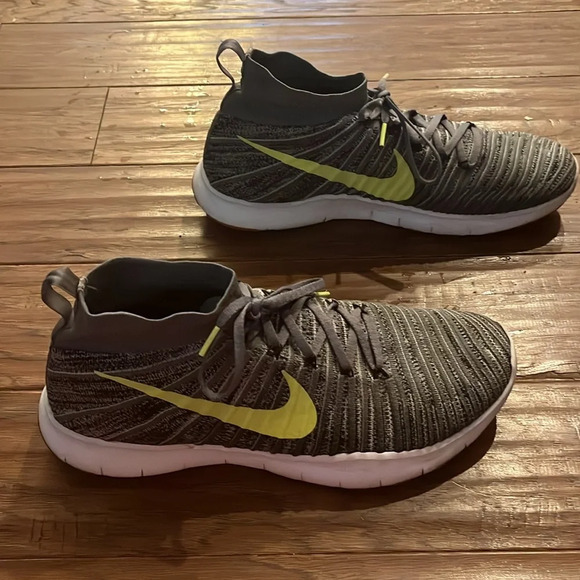 Nike Mens Free Train Force Flyknit Wolf Grey/Light Grey Yellow Swoosh Size 14 - Picture 3 of 5